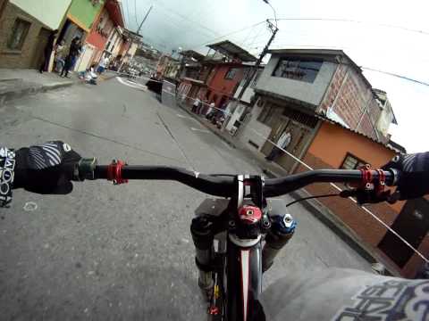 Downhill Urbano Manizales 2012. Bajada ganadora por Marcelo Gutiérrez