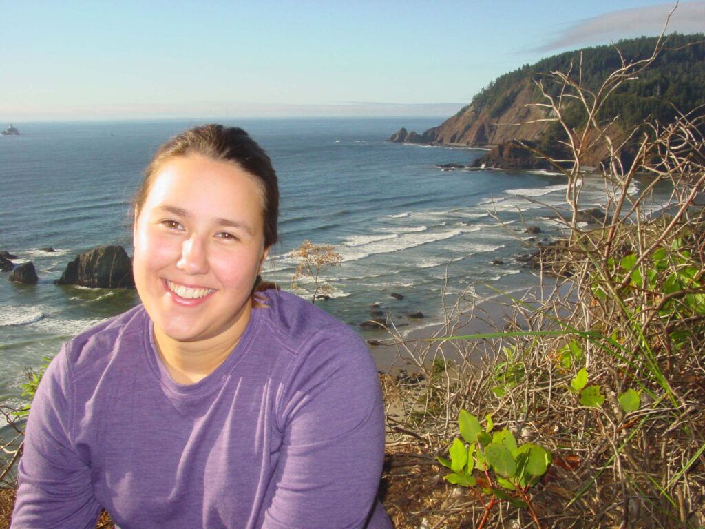 Ecola State Park in Oregon: Girl Nearly Falls Down Cliff